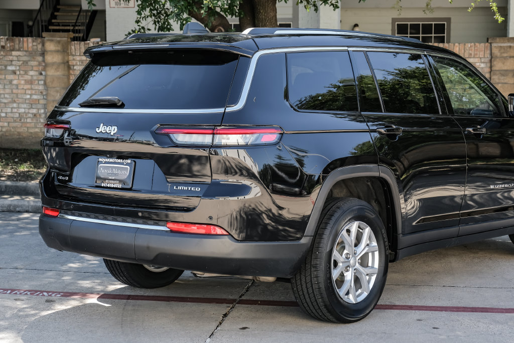 Used 2023 Jeep Grand Cherokee L Limited AWD/4WD image 17