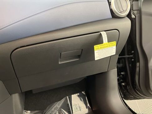 New 2025 Nissan Versa SV w/ Trunk Package image 36