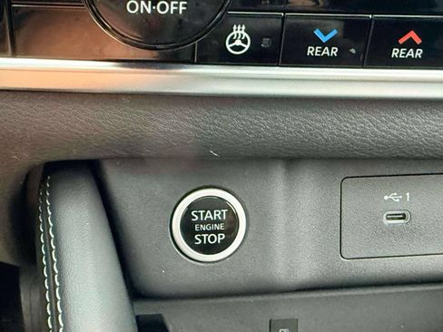 Used 2023 Nissan Rogue Platinum AWD/4WD image 26