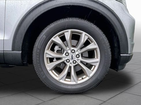 Used 2021 Ford Explorer Limited w/ Equipment Group 301A AWD/4WD image 10