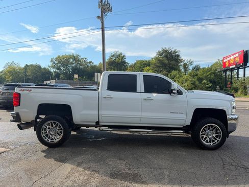 Used 2018 Chevrolet Silverado 2500 LT AWD/4WD image 6