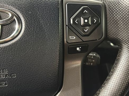 Used 2016 Toyota Tacoma TRD Off-Road w/ Towing Package RWD image 18