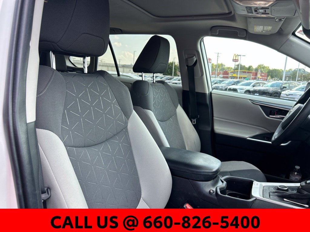 Certified 2022 Toyota RAV4 XLE w/ Convenience Package AWD/4WD image 5