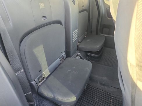 Used 2025 Nissan Frontier SV image 11