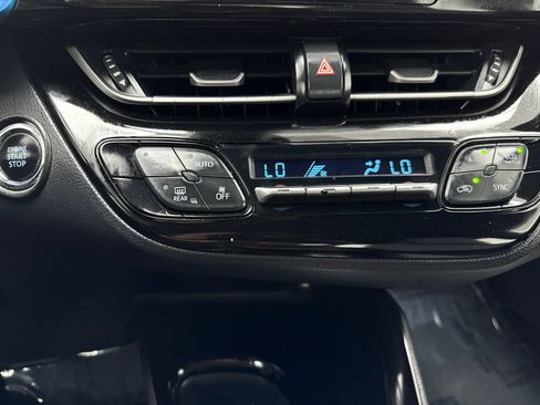 Used 2019 Toyota C-HR XLE FWD image 29