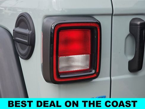 Used 2023 Jeep Wrangler Unlimited w/ Cold Weather Group image 40