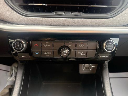 Used 2023 Jeep Compass Latitude AWD/4WD image 23