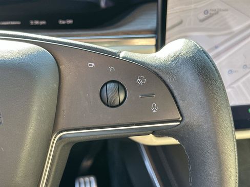 Used 2022 Tesla Model X image 25