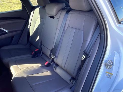 Certified 2025 Audi Q5 Premium w/ Convenience Package image 18