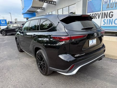 Used 2025 Toyota Highlander XSE AWD/4WD image 12