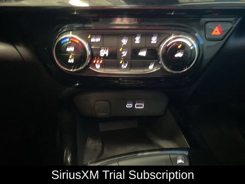 Used 2025 Chevrolet Trax ACTIV w/ Sunroof Package FWD image 6