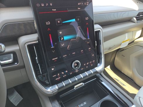 New 2026 GMC Yukon Denali w/ Sun & Power Step Package image 32