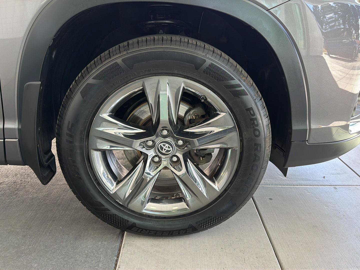 Used 2017 Toyota Highlander Limited Platinum AWD/4WD image 10