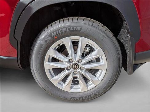 Used 2026 Toyota Corolla Cross LE image 9