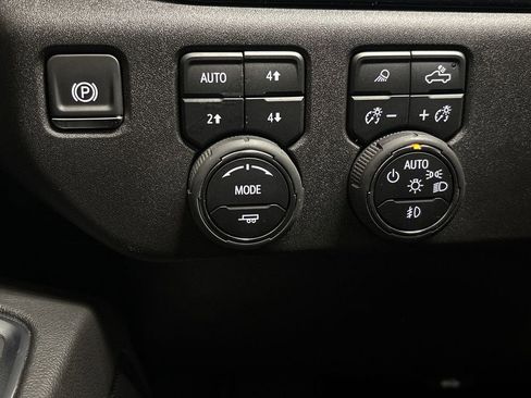 Used 2024 Chevrolet Silverado 2500 LTZ w/ LTZ Plus Package image 59