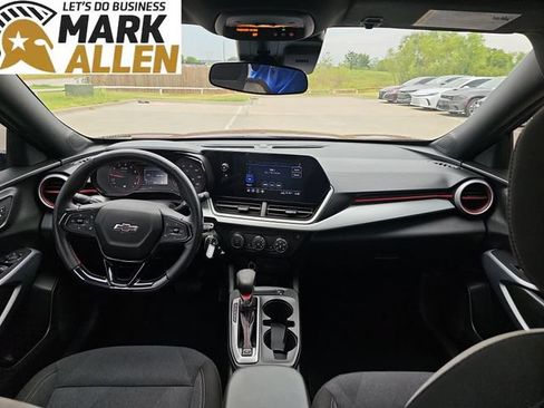 Used 2024 Chevrolet Trax RS w/ Driver Confidence Package FWD image 19