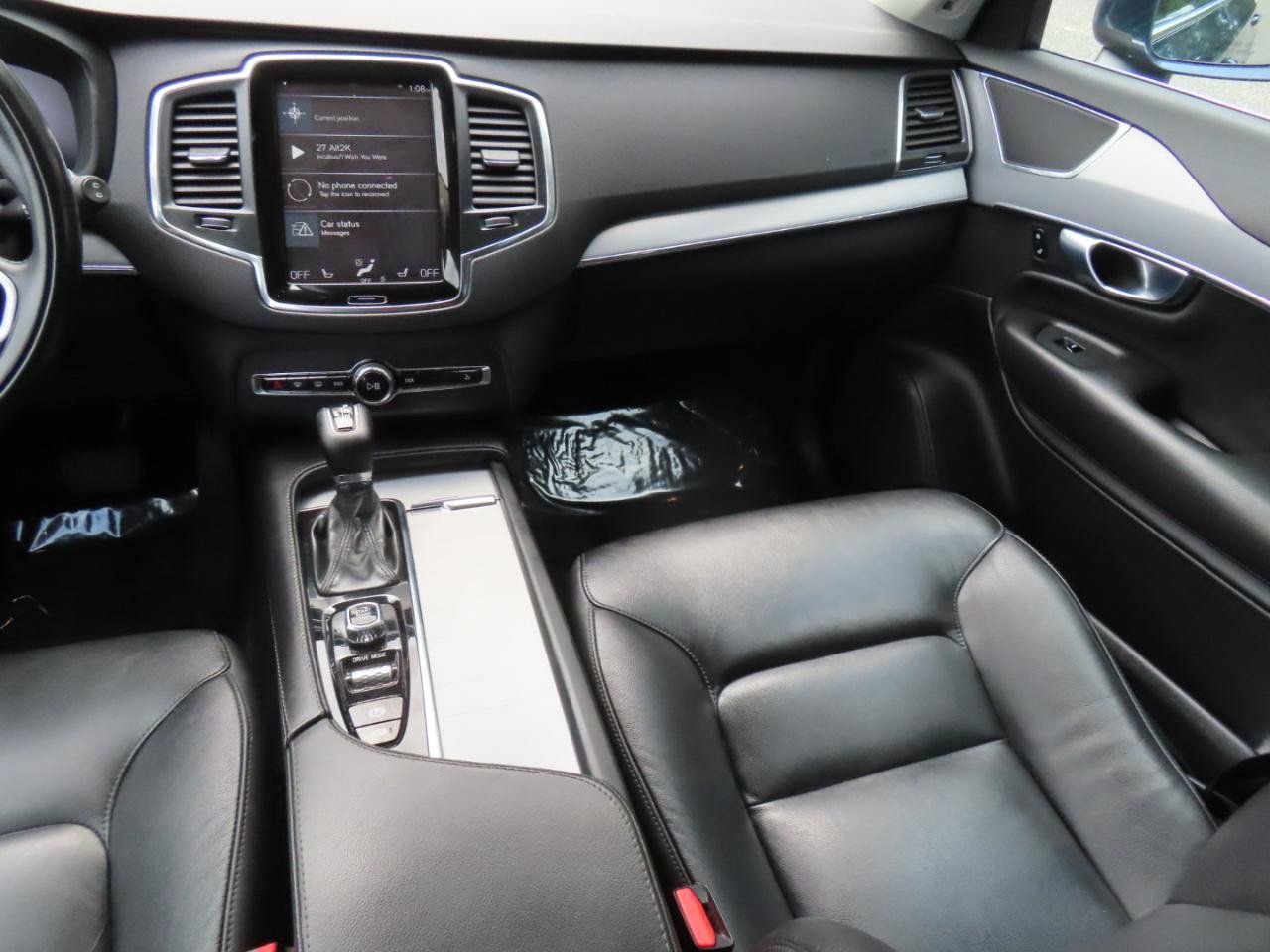 Used 2021 Volvo XC90 T5 Momentum w/ Climate Package AWD/4WD image 17