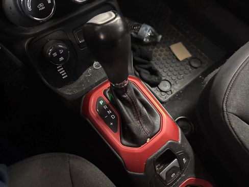 Used 2016 Jeep Renegade Trailhawk image 26