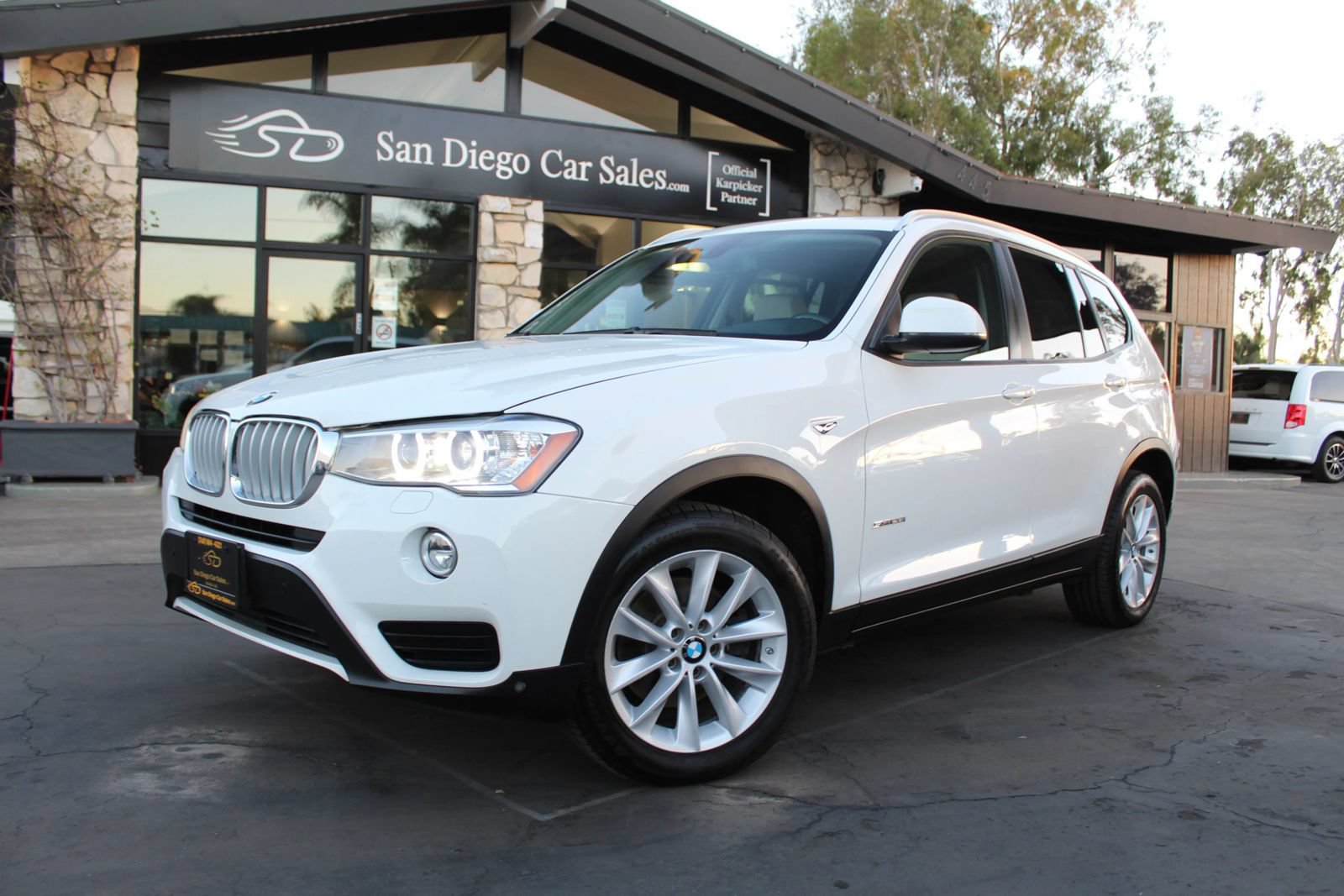 Used 2017 BMW X3 sDrive28i RWD image 1
