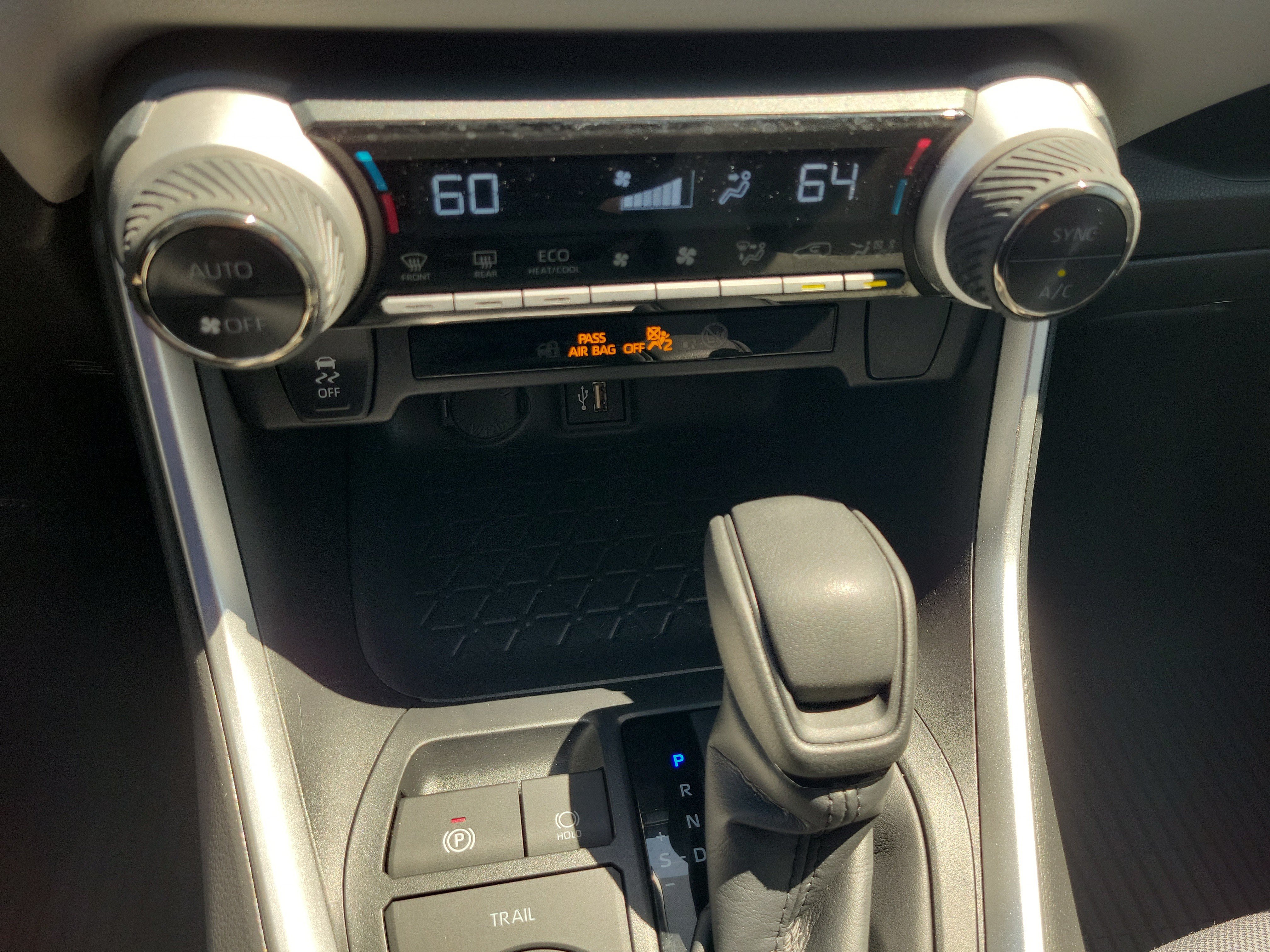 Used 2024 Toyota RAV4 XLE AWD/4WD image 25