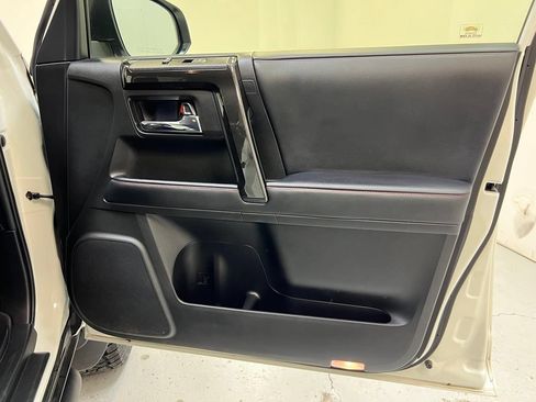Used 2021 Toyota 4Runner TRD Off-Road AWD/4WD image 32