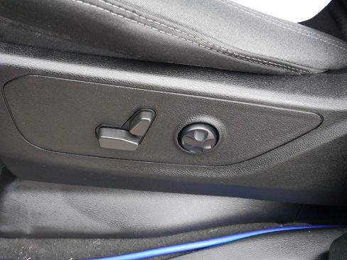 Used 2021 RAM 1500 Big Horn image 17