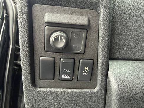 Used 2011 Nissan Rogue SV w/ Premium Pkg AWD/4WD image 17