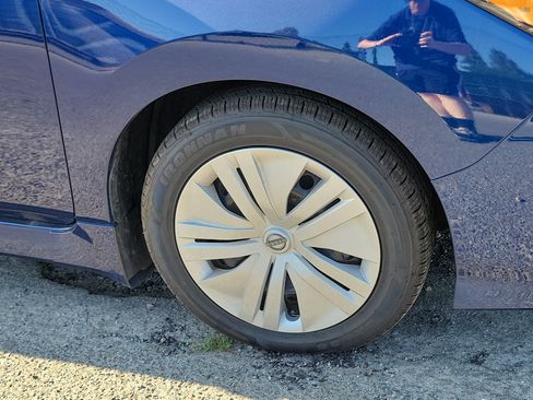 Used 2025 Nissan Leaf S FWD image 4