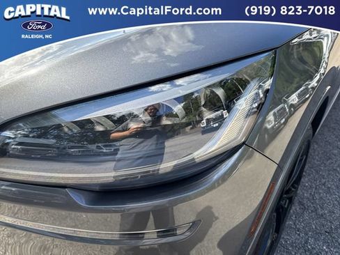Used 2022 Lincoln Aviator Reserve w/ Equipment Group 201A AWD/4WD image 11