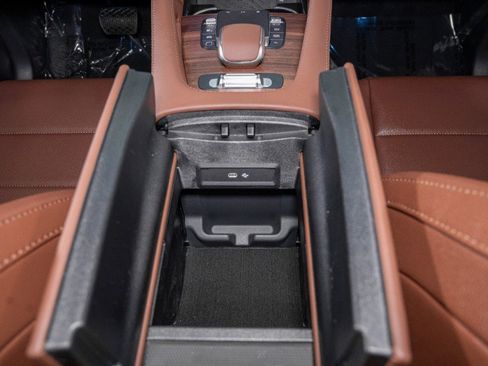 New 2026 Mercedes-Benz GLS 450 4MATIC image 22