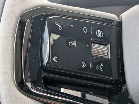 Used 2026 Land Rover Range Rover Velar S AWD/4WD image 28