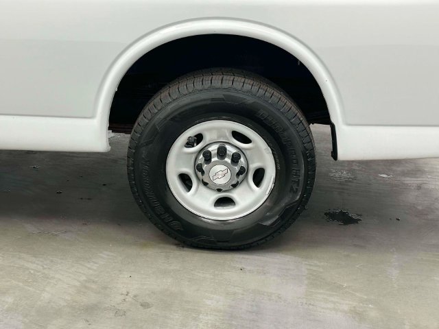 Used 2018 Chevrolet Express 2500 LT w/ LT Preferred Equipment Group RWD image 27
