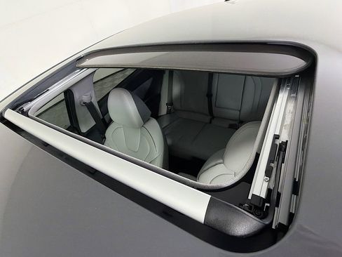 New 2025 Hyundai Elantra Limited image 15