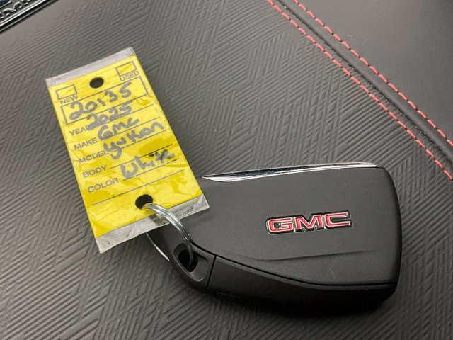 Used 2025 GMC Yukon AT4 Ultimate w/ LPO, Floor Liner Package AWD/4WD image 36
