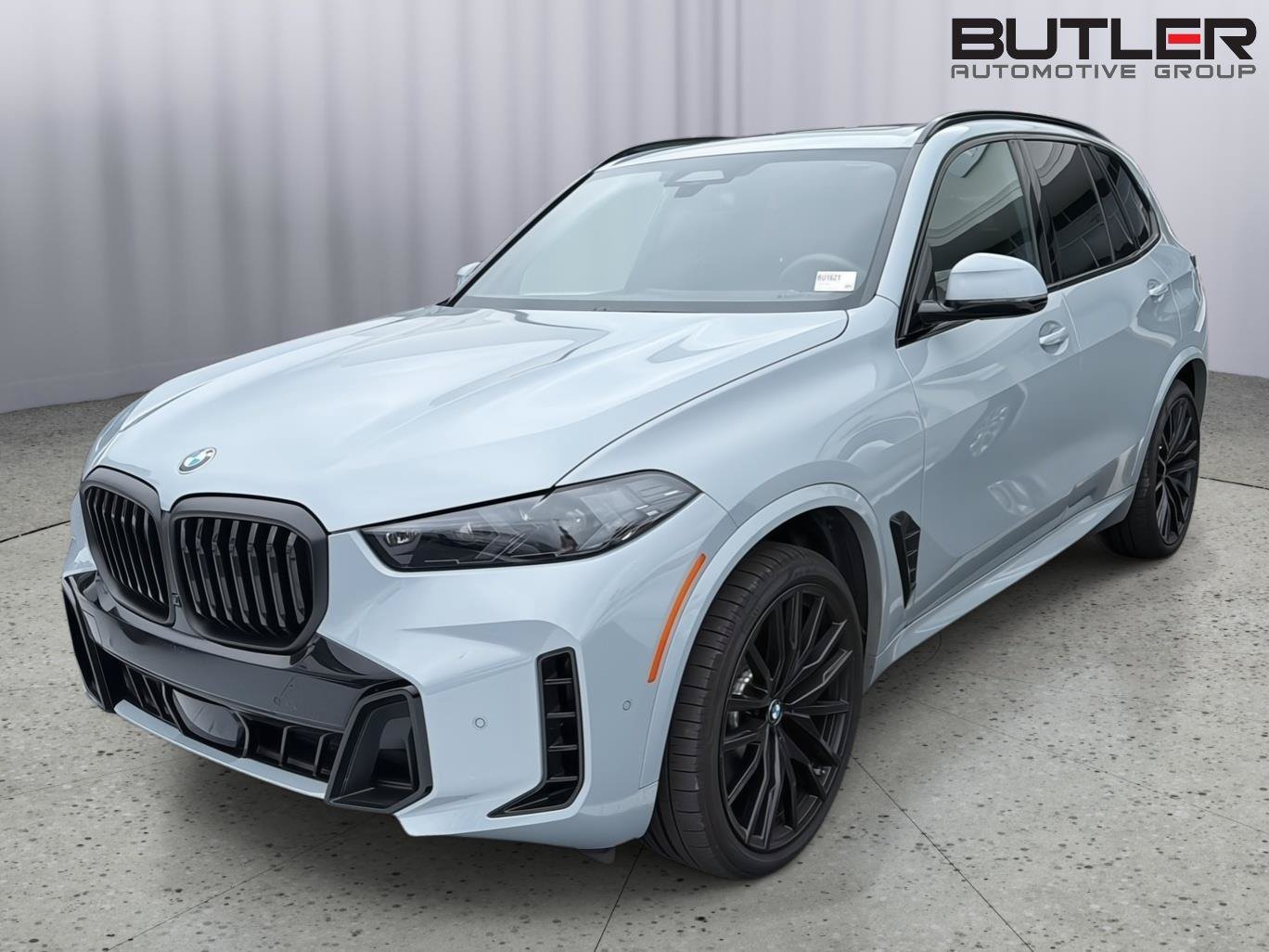 Used 2026 BMW X5 sDrive40i w/ Executive Package RWD image 2