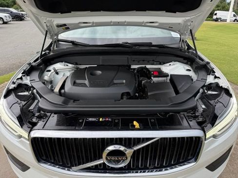 Used 2021 Volvo XC60 T5 Momentum FWD image 31