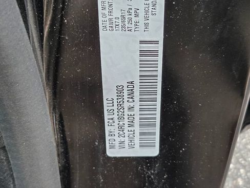 Used 2025 Chrysler Pacifica Select FWD image 11