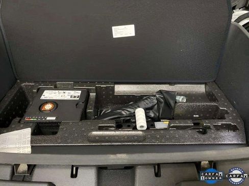 Used 2024 Audi Q8 e-tron Premium image 87