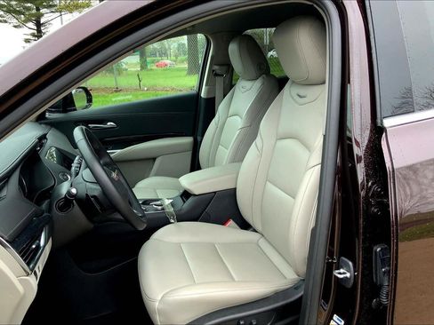 Used 2020 Cadillac XT4 Premium Luxury AWD/4WD image 23