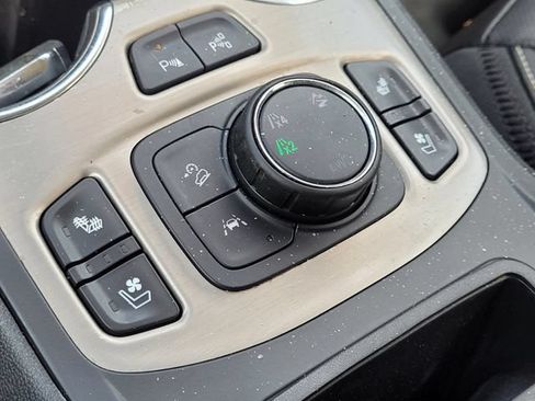 Used 2022 GMC Terrain Denali w/ Denali Premium Package AWD/4WD image 20