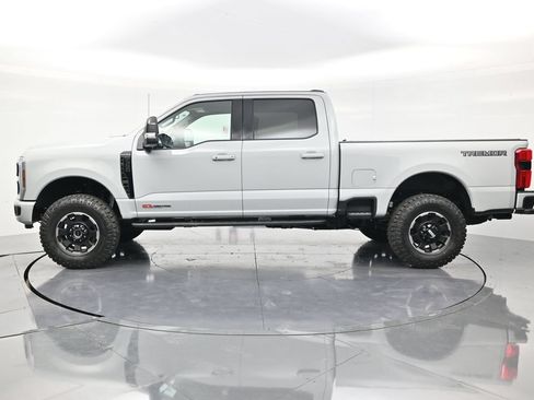 New 2026 Ford F350 Platinum w/ Tremor Off-Road Package AWD/4WD image 8