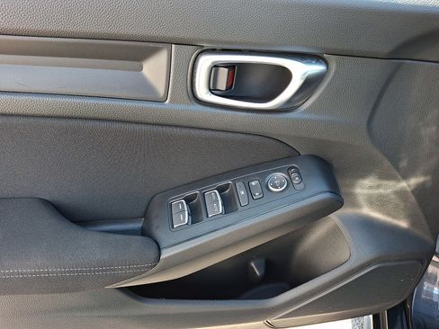 Used 2025 Honda Civic Sport image 12