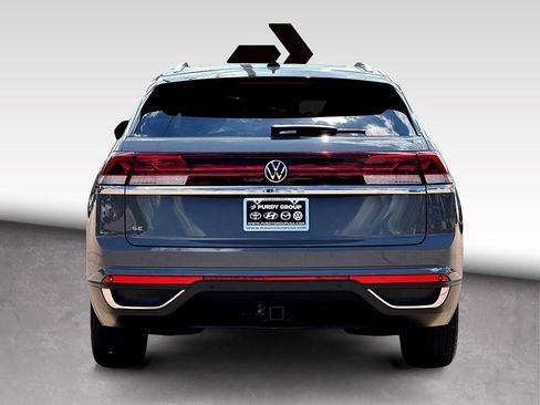 Certified 2024 Volkswagen Atlas Cross Sport SE w/ Panoramic Sunroof Package FWD image 7