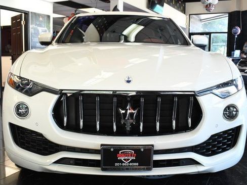 Used 2023 Maserati Levante GT AWD/4WD image 2