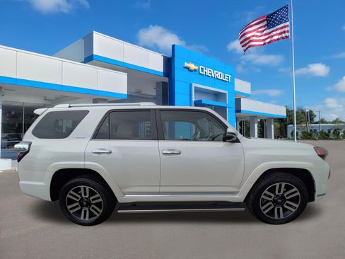 Used 2023 Toyota 4Runner Limited AWD/4WD image 2