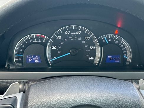Used 2014 Toyota Camry SE FWD image 22