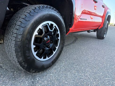 Certified 2024 Toyota Tacoma TRD Off-Road image 13