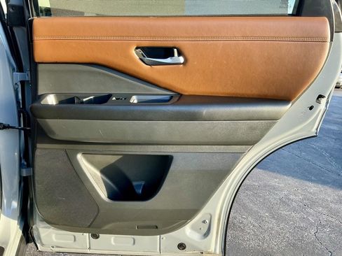 Used 2023 Nissan Pathfinder Platinum w/ Black Appearance Package image 26