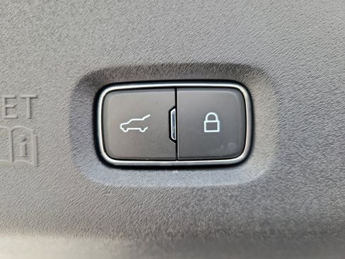 Used 2025 Ford Expedition Active RWD image 11