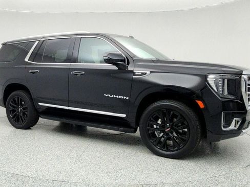 Used 2021 GMC Yukon SLT w/ SLT Premium Package image 3